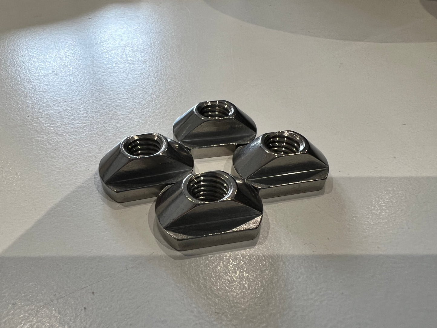 4x M8 Tracknuts with 4x M8 30mm Bolts