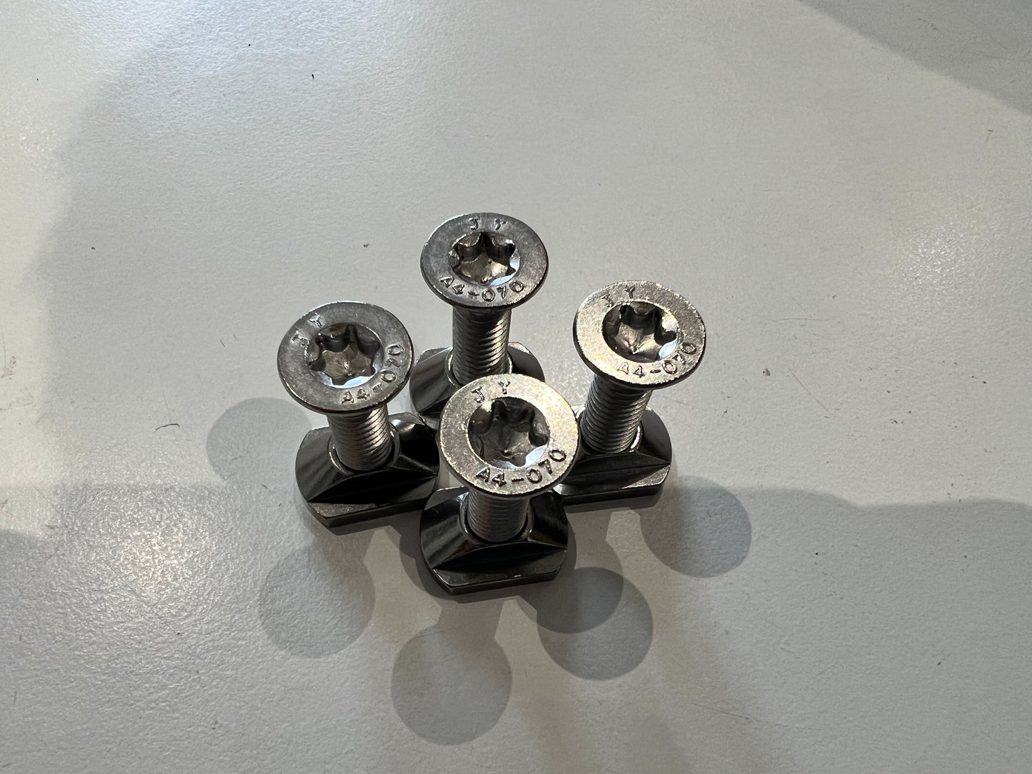 4x M8 Tracknuts with  4x M8 30mm Bolts